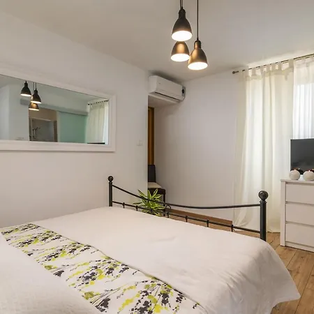 Alba Villa