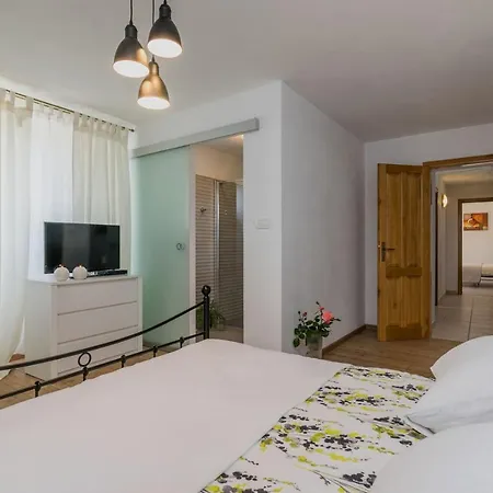 Alba *