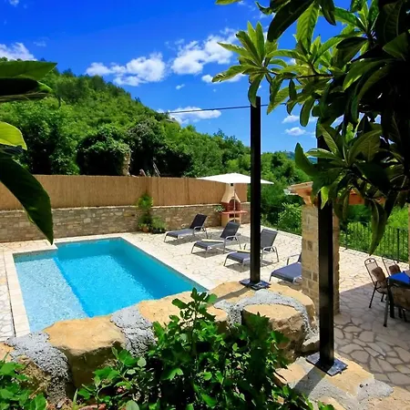 Alba Villa